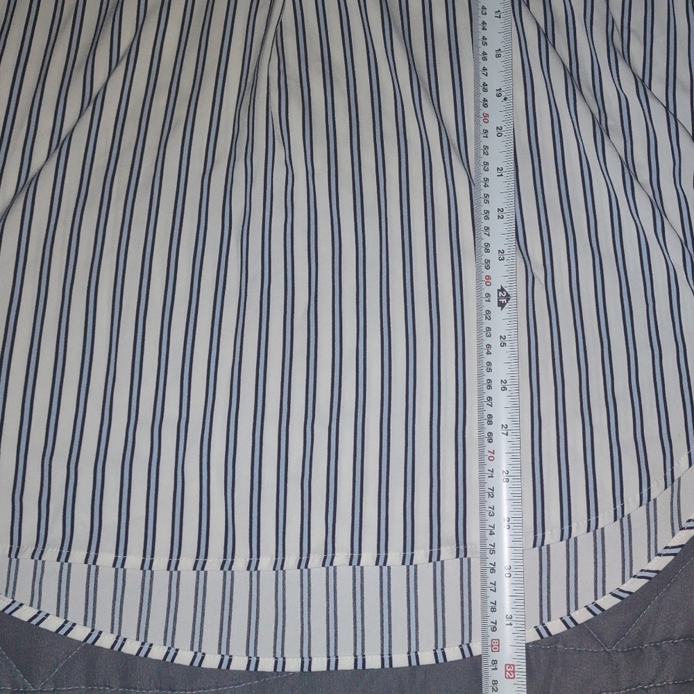 H&M Blouse| 12 - Picture 7 of 7
